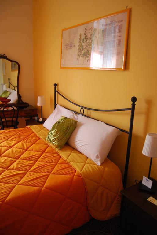 Bed And Breakfast Casa Mariella Napoli Værelse billede