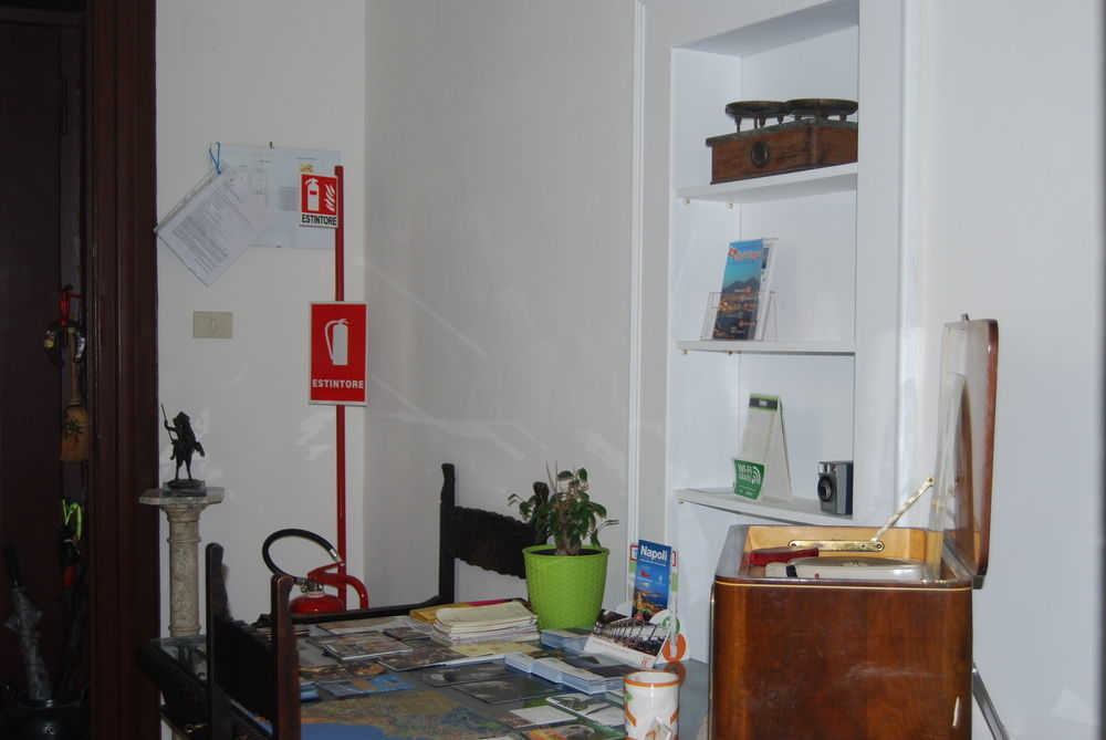 Bed And Breakfast Casa Mariella Napoli Eksteriør billede