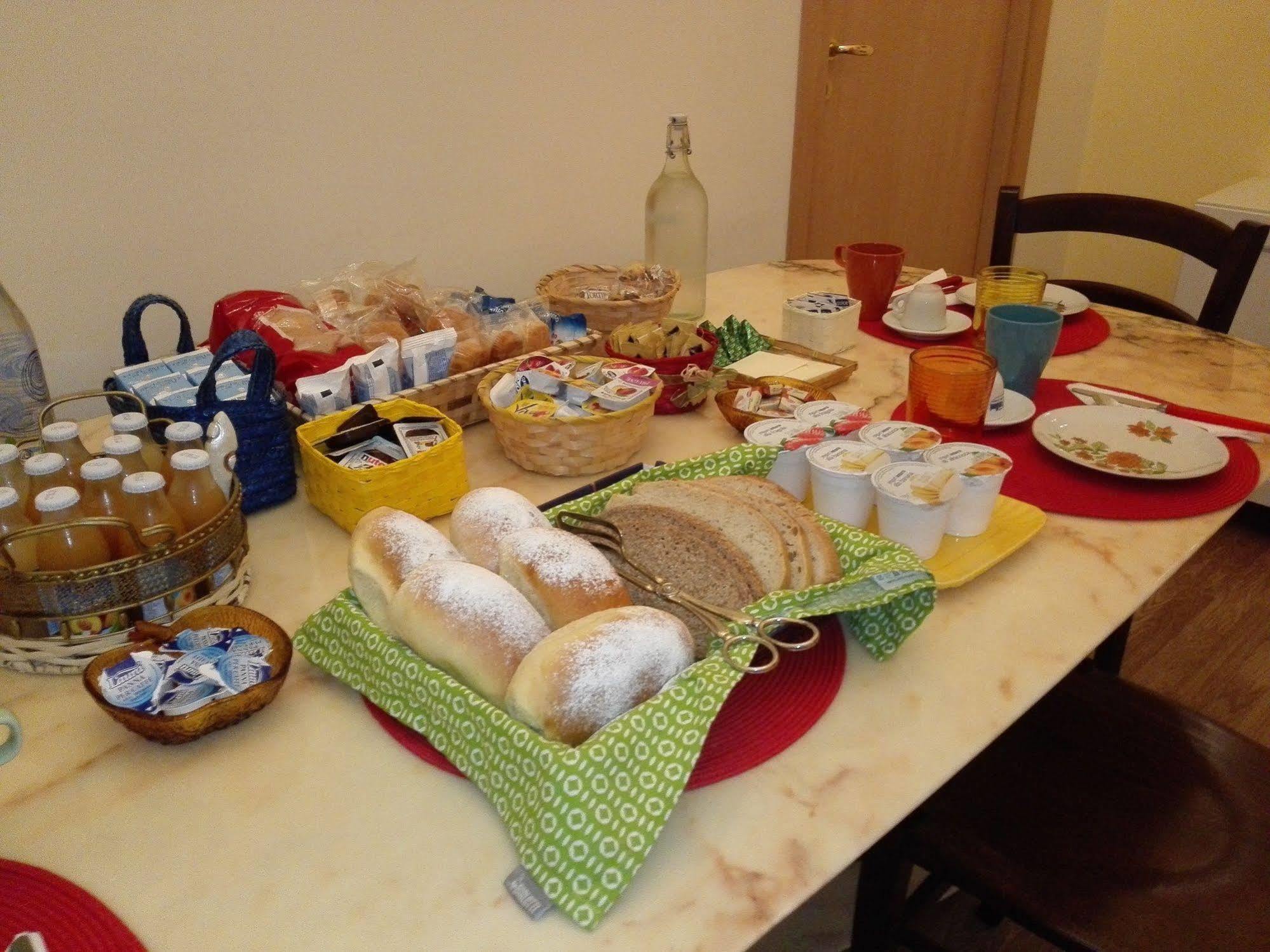 Bed And Breakfast Casa Mariella Napoli Eksteriør billede